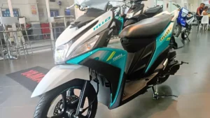 Yamaha Mio 125 scooter 2025 model with sporty design on city road