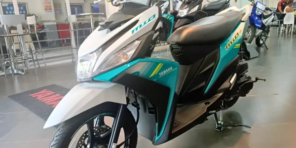 Yamaha Mio 125 scooter 2025 model with sporty design on city road