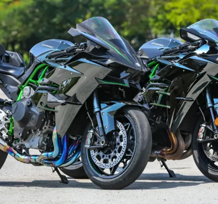 Kawasaki Ninja H2R superbike on track at high speed