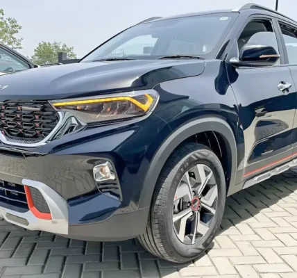 Kia Sonet New stylish front design with LED headlights
