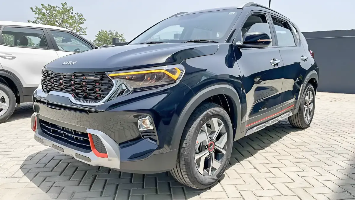 Kia Sonet New stylish front design with LED headlights